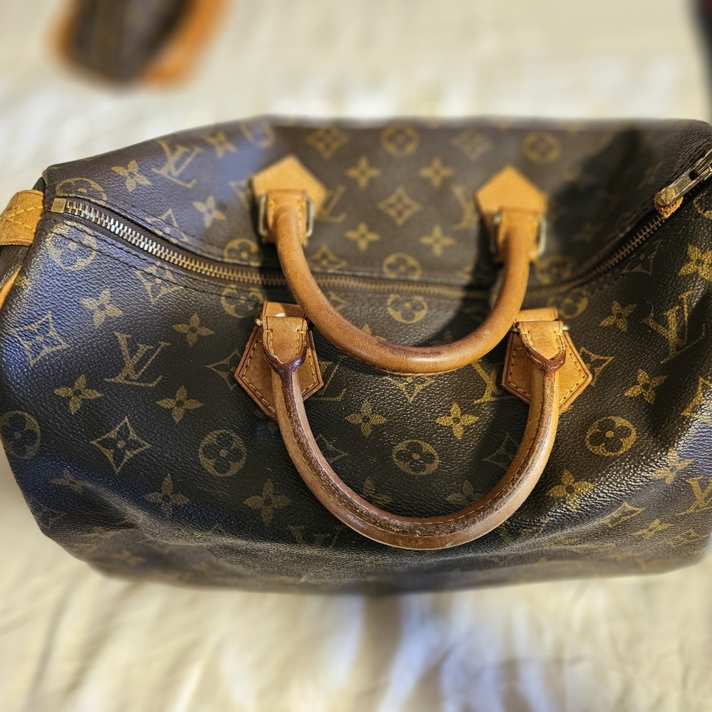 Used authentic lv speedy